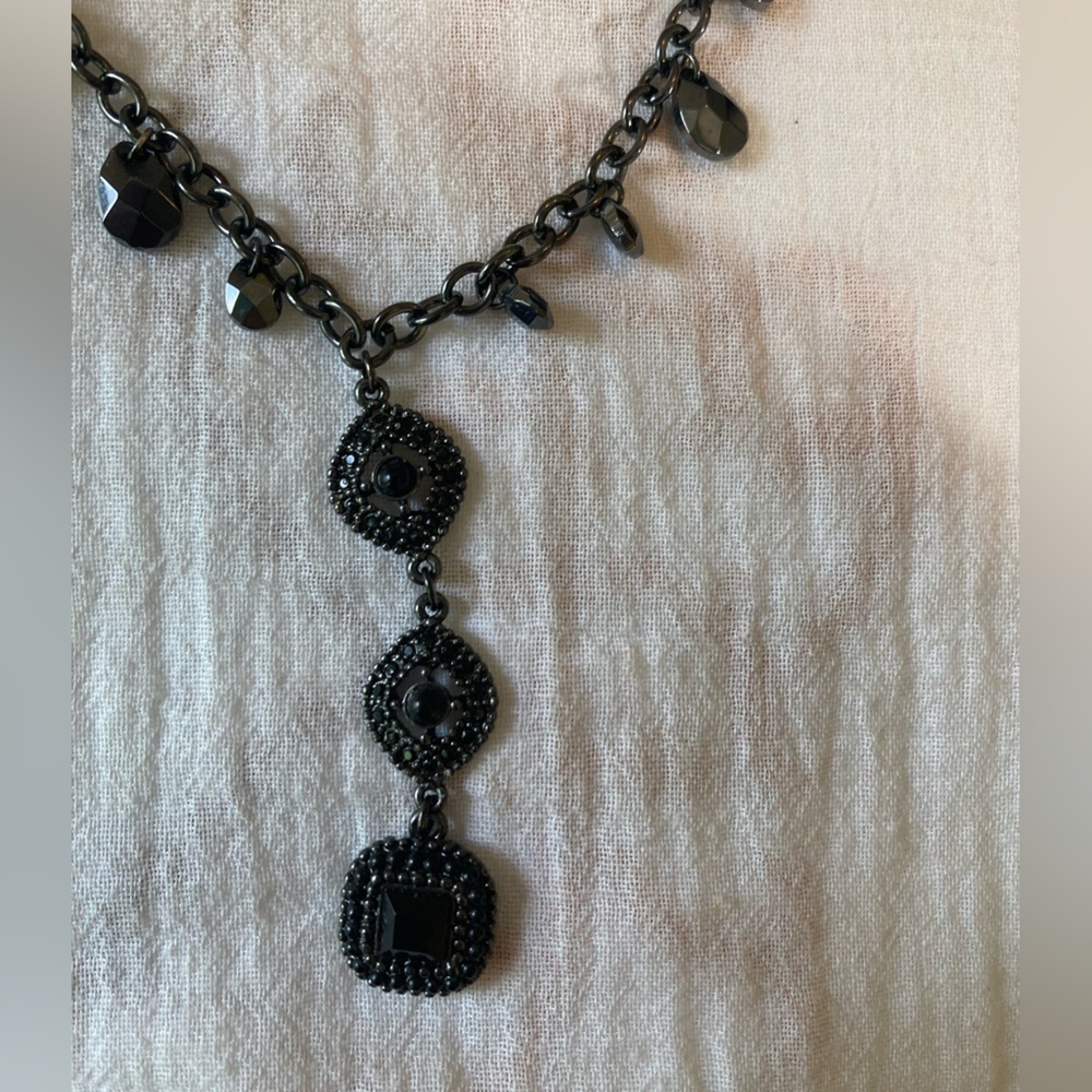 White House Black Market Black Victorian Designed Bib‎ Necklace - Picture 5 of 10